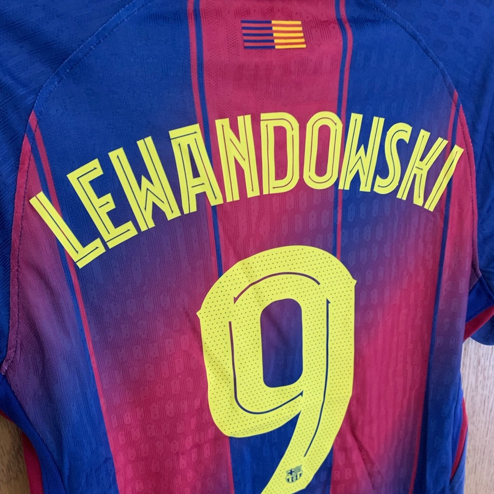 Barcelona 2025/2026 Jerseys - Picture 13 of 15